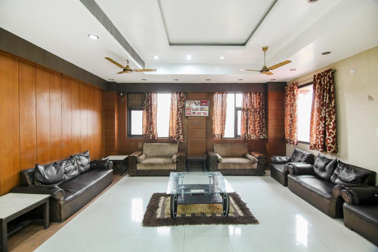 Capital O 68148 Hotel Shree Jee Palace Ghaziabad Exterior foto